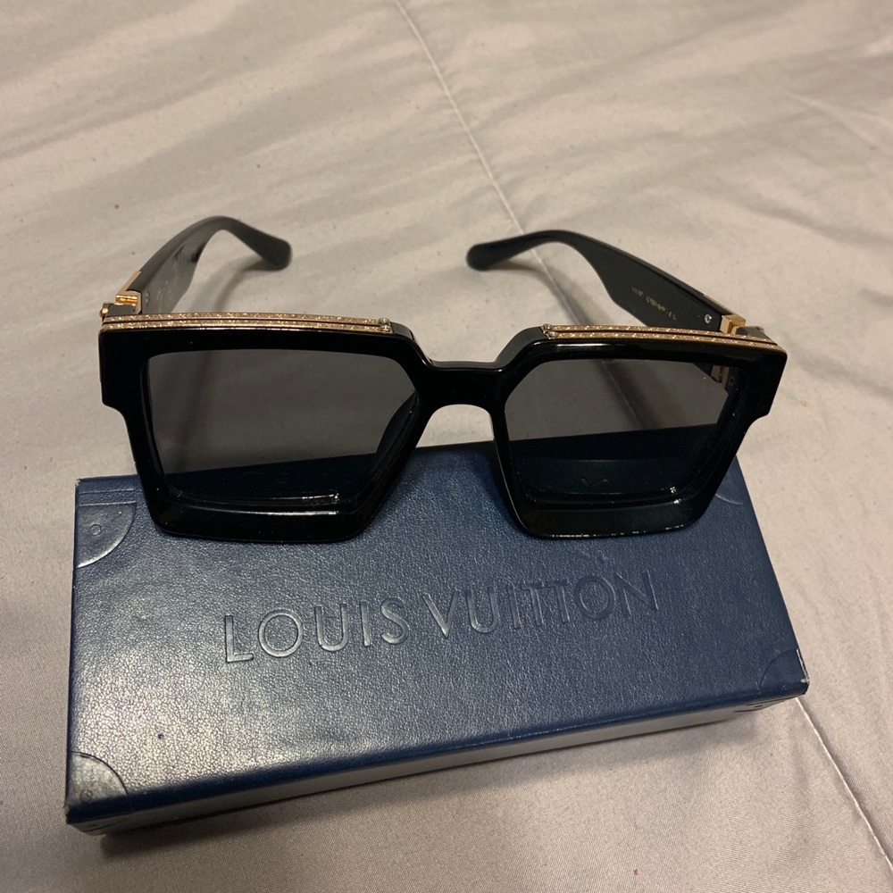Auth lv sunglasses w/ box